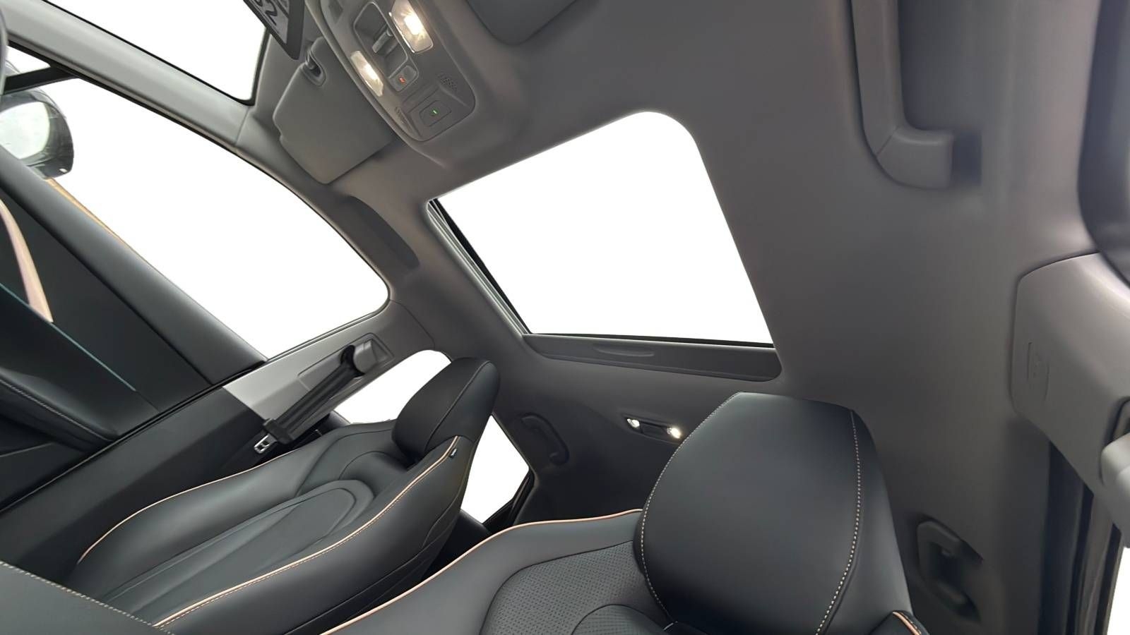 Interior Photo 3 - OMODA Interior 3