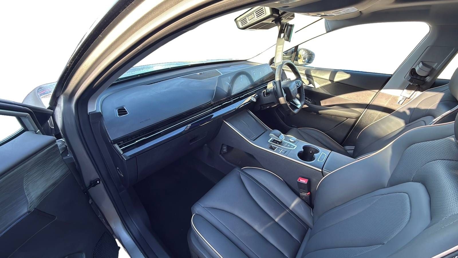 Interior Photo 1 - OMODA Interior 1